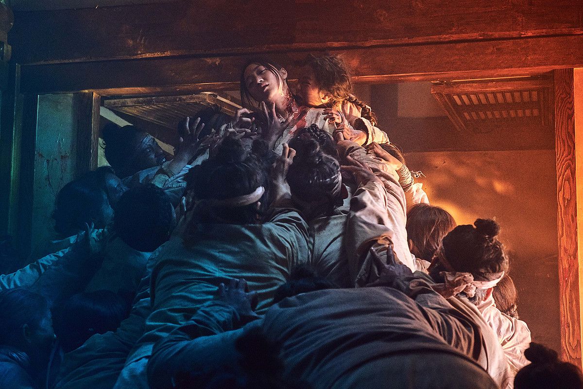 Zonbi izurritea Netflixek ekoitzitako bigarren telesail hegokorearrean. BERRIA. Zonbi izurritea Netflixek ekoitzitako bigarren telesail hegokorearrean. BERRIA.