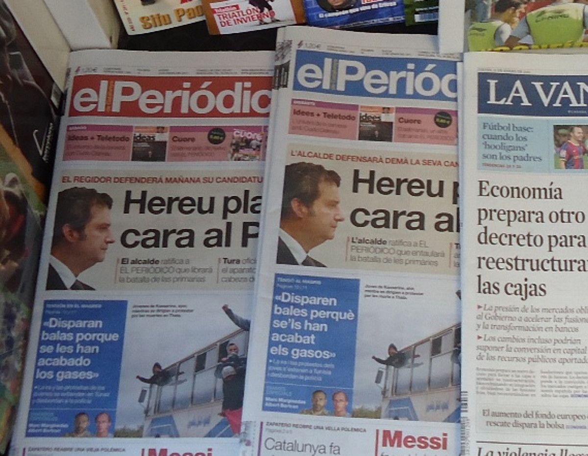 El Periódico de Catalunya-k bi edizio argitaratzen ditu, bata gaztelaniaz eta bestea katalanez. BERRIA.