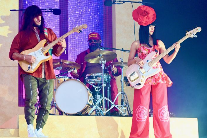 (ID_14071319) (/EZEZAGUNA) khruangbin (ID_14071319) (/EZEZAGUNA) khruangbin