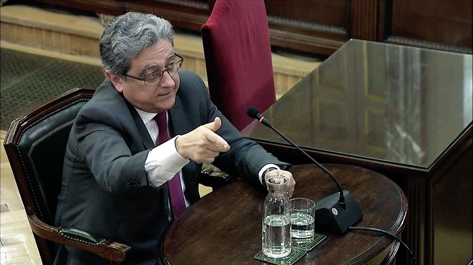 Enric Millo Espainiako Gobernuak Katalunian zuen ordezkaria, atzo, Espainiako Auzitegi Gorenean lekuko gisa deklaratzen. EFE.
