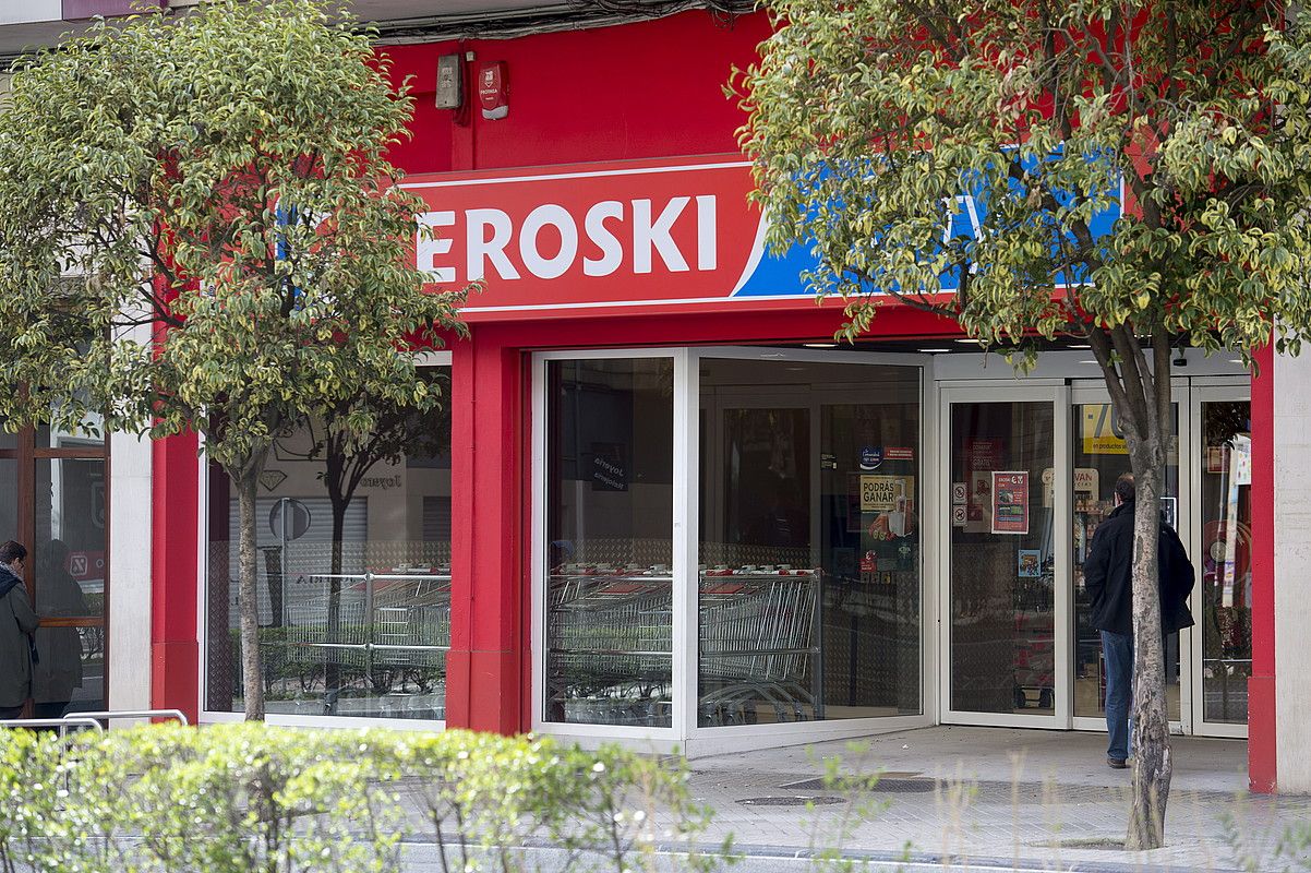 Eroski supermerkatu bat, Iruñean. IÑIGO URIZ / FOKU.