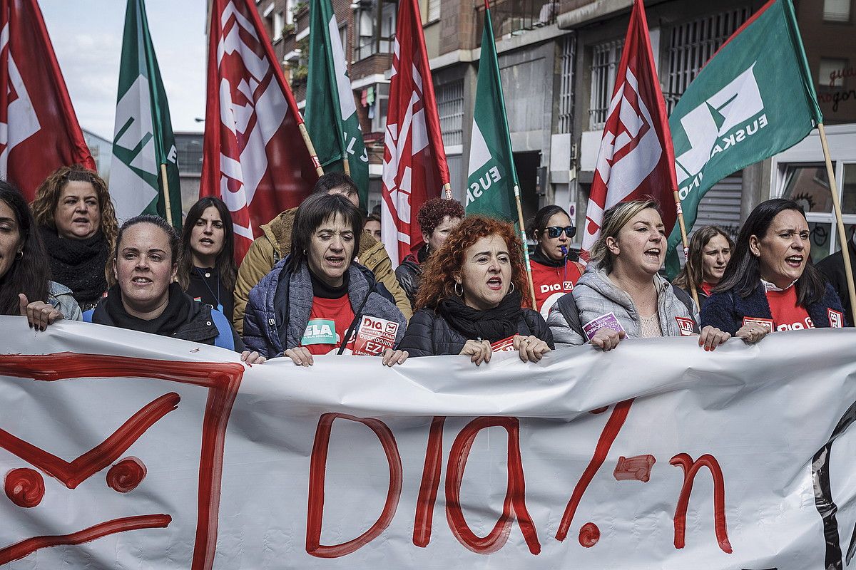 Diako langileen protesta, atzo, Bilbon. ARITZ LOIOLA / FOKU.