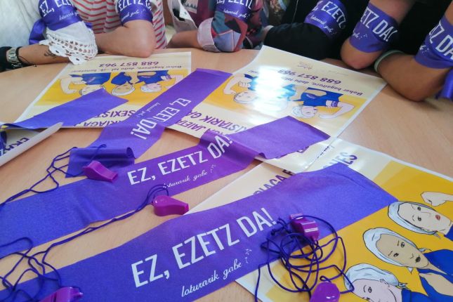 2019ko Arrigorriagako jaietako brigada feminista, herriko Loturarik Gabe elkarteak antolatutakoa. LOTURARIK GABE 2019ko Arrigorriagako jaietako brigada feminista, herriko Loturarik Gabe elkarteak antolatutakoa. LOTURARIK GABE