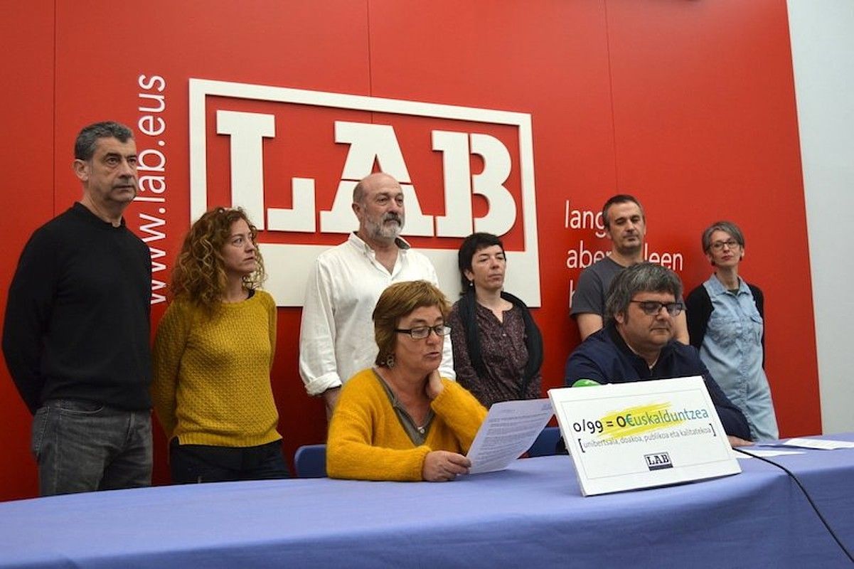 LAB sindikatuak atzo egindako agerraldia. BERRIA. LAB sindikatuak atzo egindako agerraldia. BERRIA.