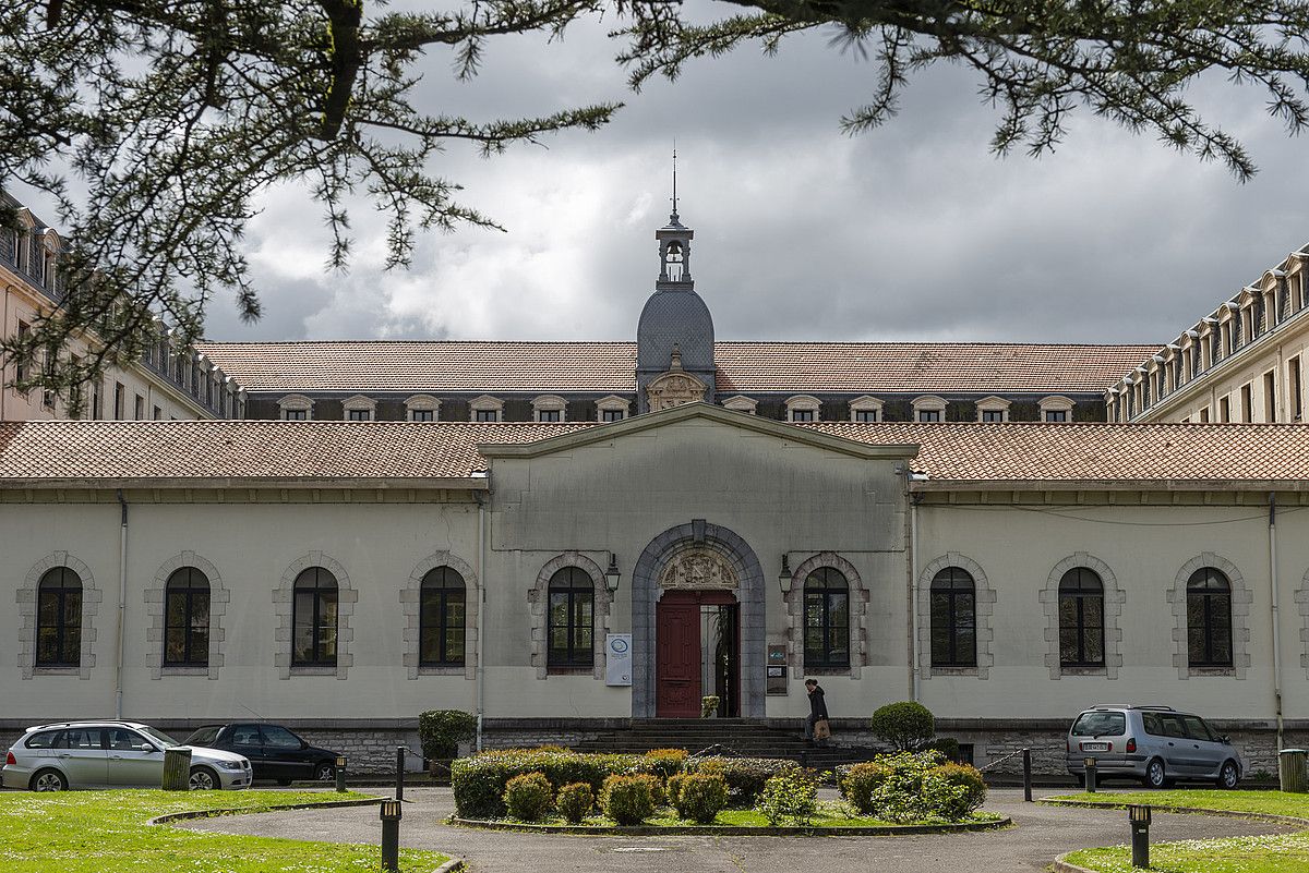 Baionako musika kontserbatorioan uda guziz ematen dituzten musika ikastaroak. GUILLAUME FAUVEAU.