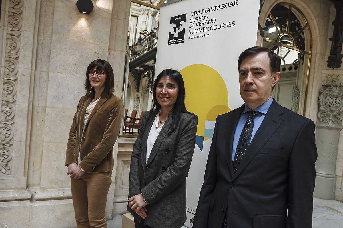 Alkorta, Balluerka eta Pardo, atzoko aurkezpenean, Bilbon. ARITZ LOIOLA / FOKU. Alkorta, Balluerka eta Pardo, atzoko aurkezpenean, Bilbon. ARITZ LOIOLA / FOKU.