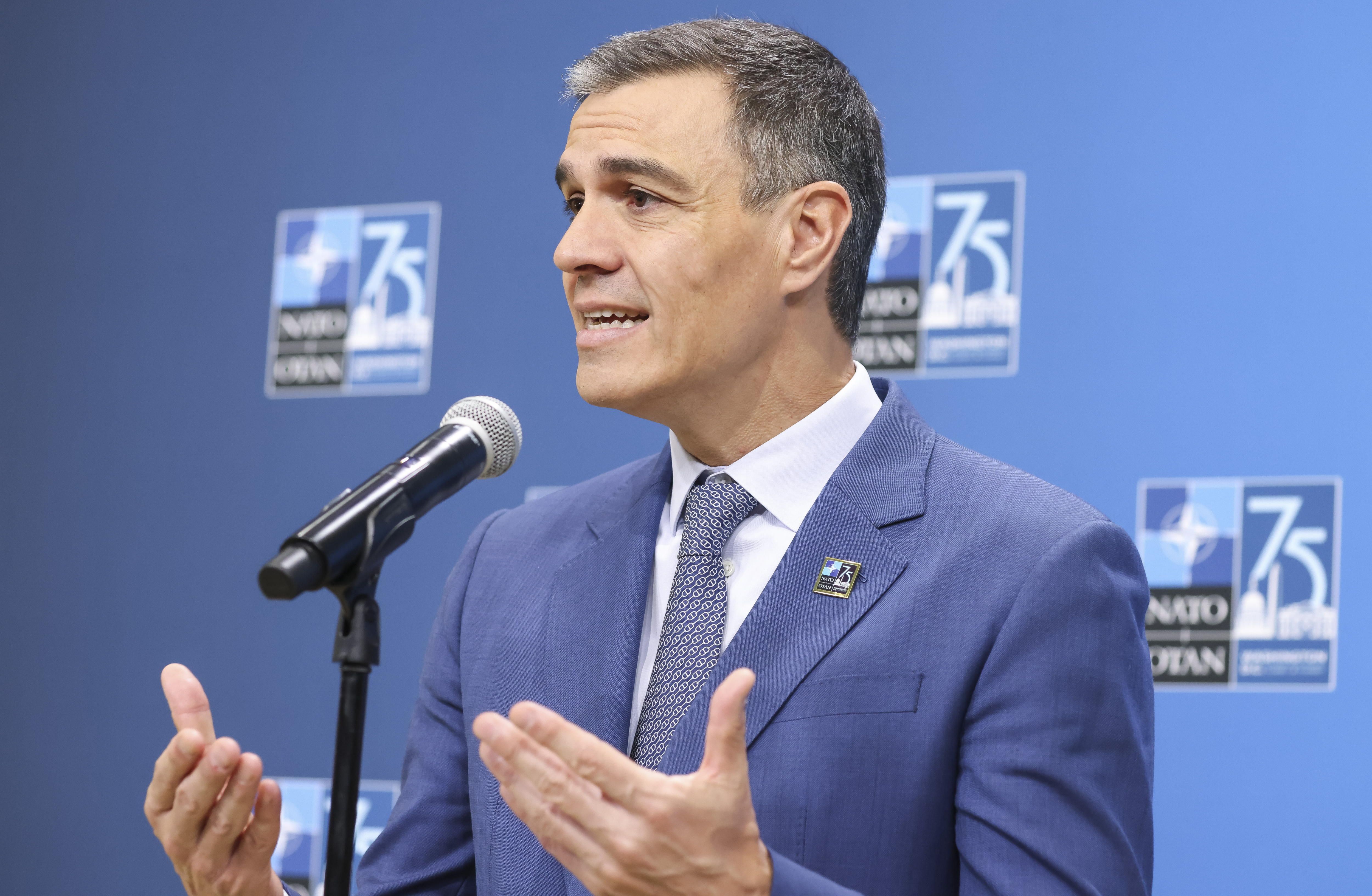 Pedro Sanchez NATO Ipar Atlantikoko Itunaren Erakundearen egoitzan adierazpenak egiten, uztailaren 10ean, Washingtonen. MICHAEL REYNOLDS / EFE