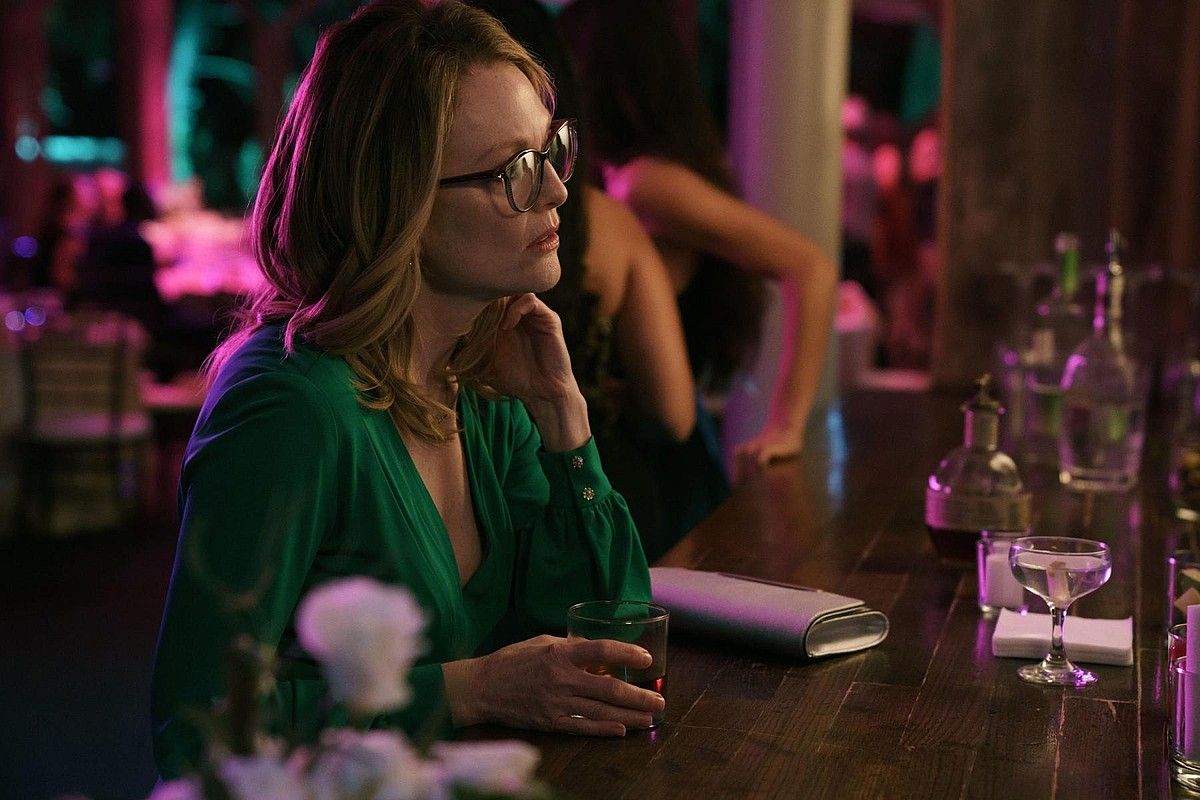 Julianne Moore aktoreak egiten du Gloriaren rola, Gloria Bell filmean. BERRIA.