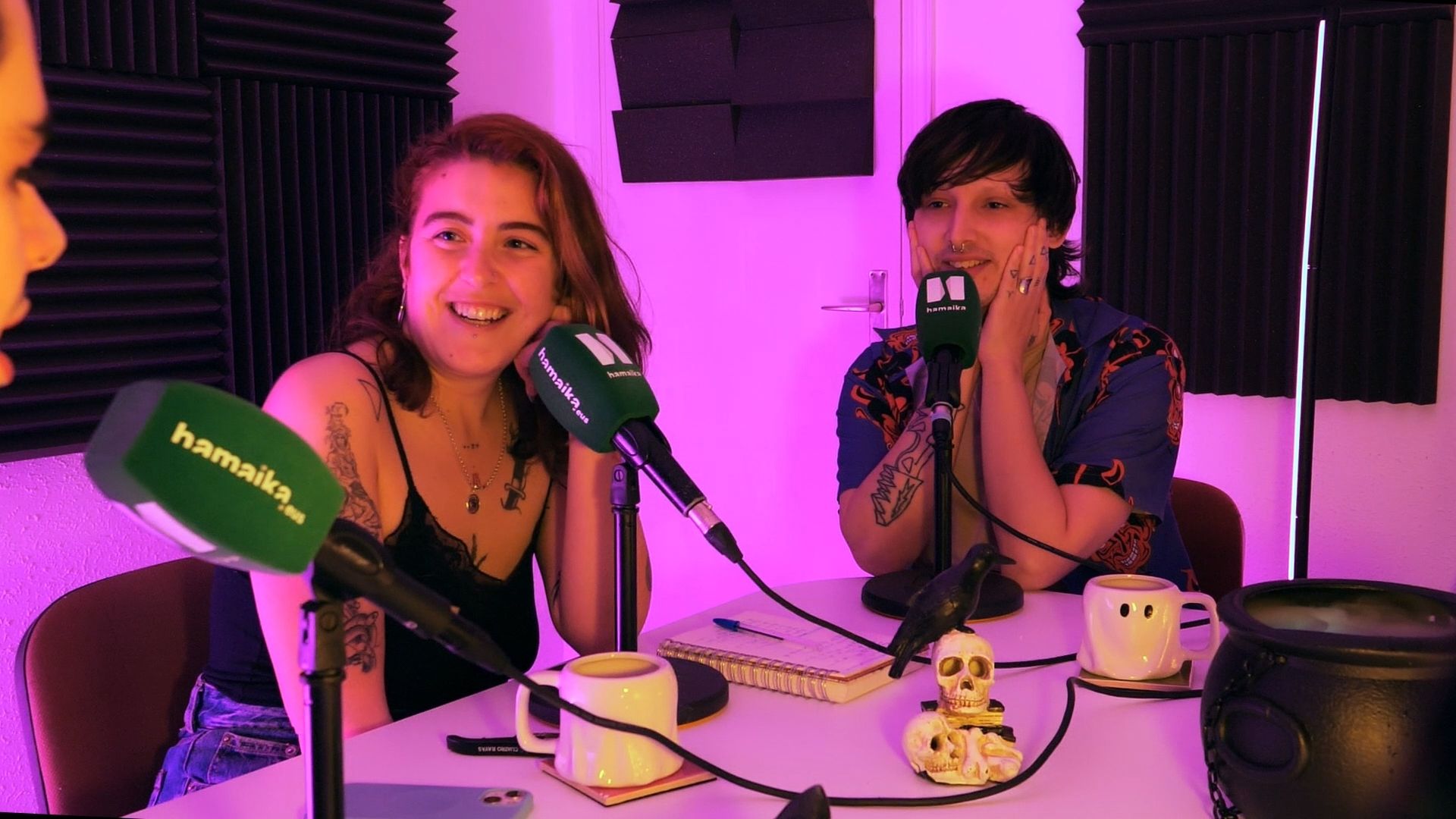 Laura Re eta Danel Galdaera, 'Zozoak Beleari' podcastean. ZOZOAK BELEARI