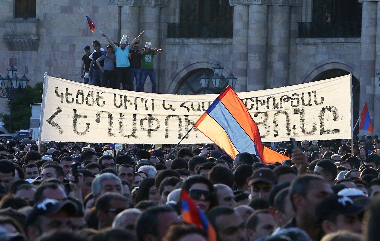 Alderdi Errepublikanoaren aurkako manifestazio bat, iazko apirilaren 25ean, Erevanen. HAYK BAGHDASARYAN / EFE.