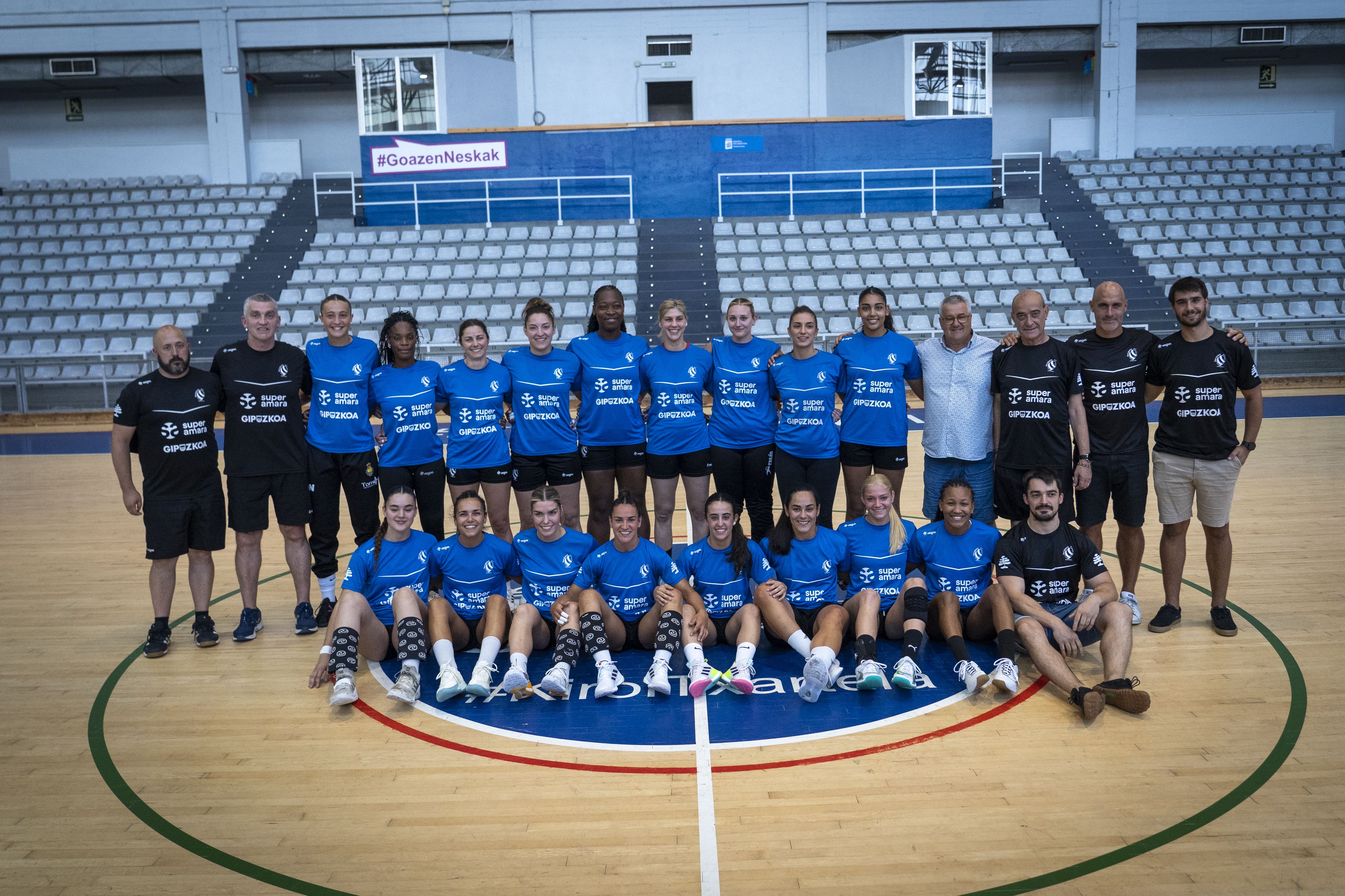 Bera Berako jokalariak lehen entrenamenduan. GORKA RUBIO / FOKU
