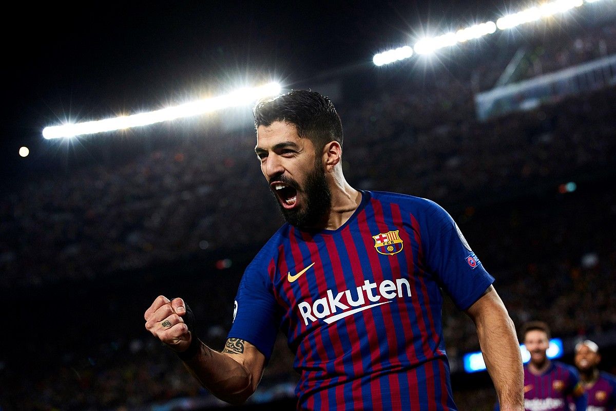 Luis Suarez atzo sartutako gola ospatzen. ALEJANDRO GARCIA / EFE.