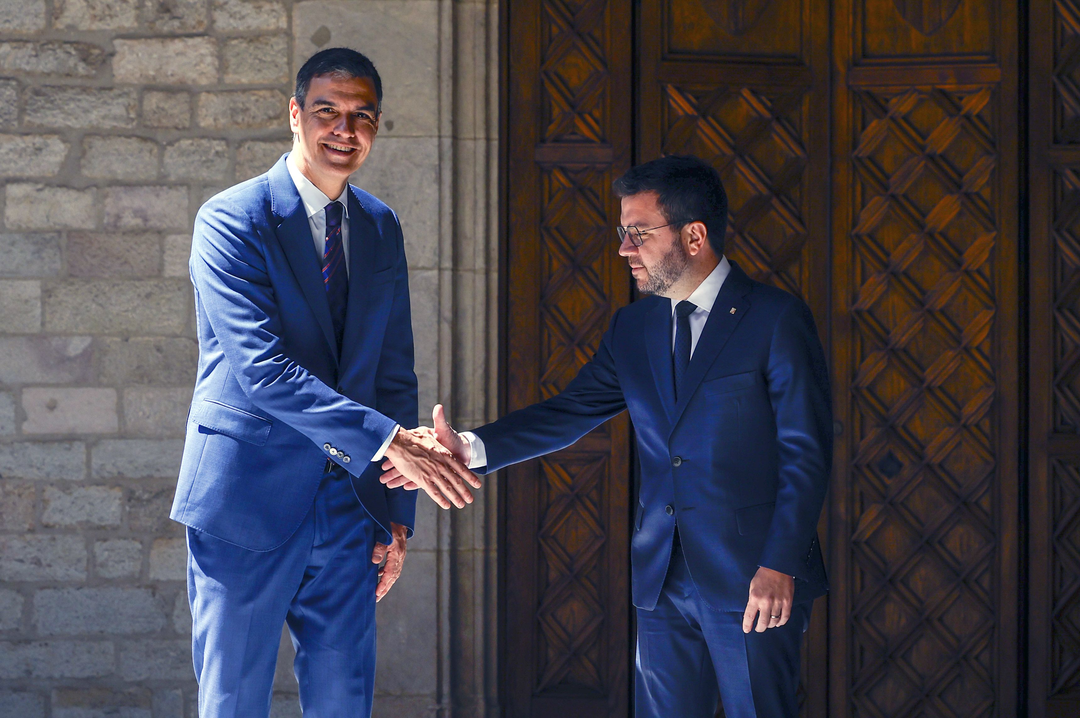 Pedro Sanchez eta Pere Aragones, gaur eguerdian, Generalitateko jauregian