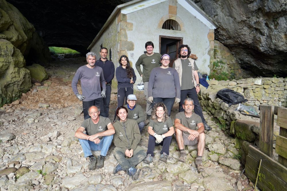 (ID_14080192) (Gotzon Aranburu/@FOKU) 2024-07-16, Zegama. San Adriango aztarnategira bisita (ID_14080192) (Gotzon Aranburu/@FOKU) 2024-07-16, Zegama. San Adriango aztarnategira bisita