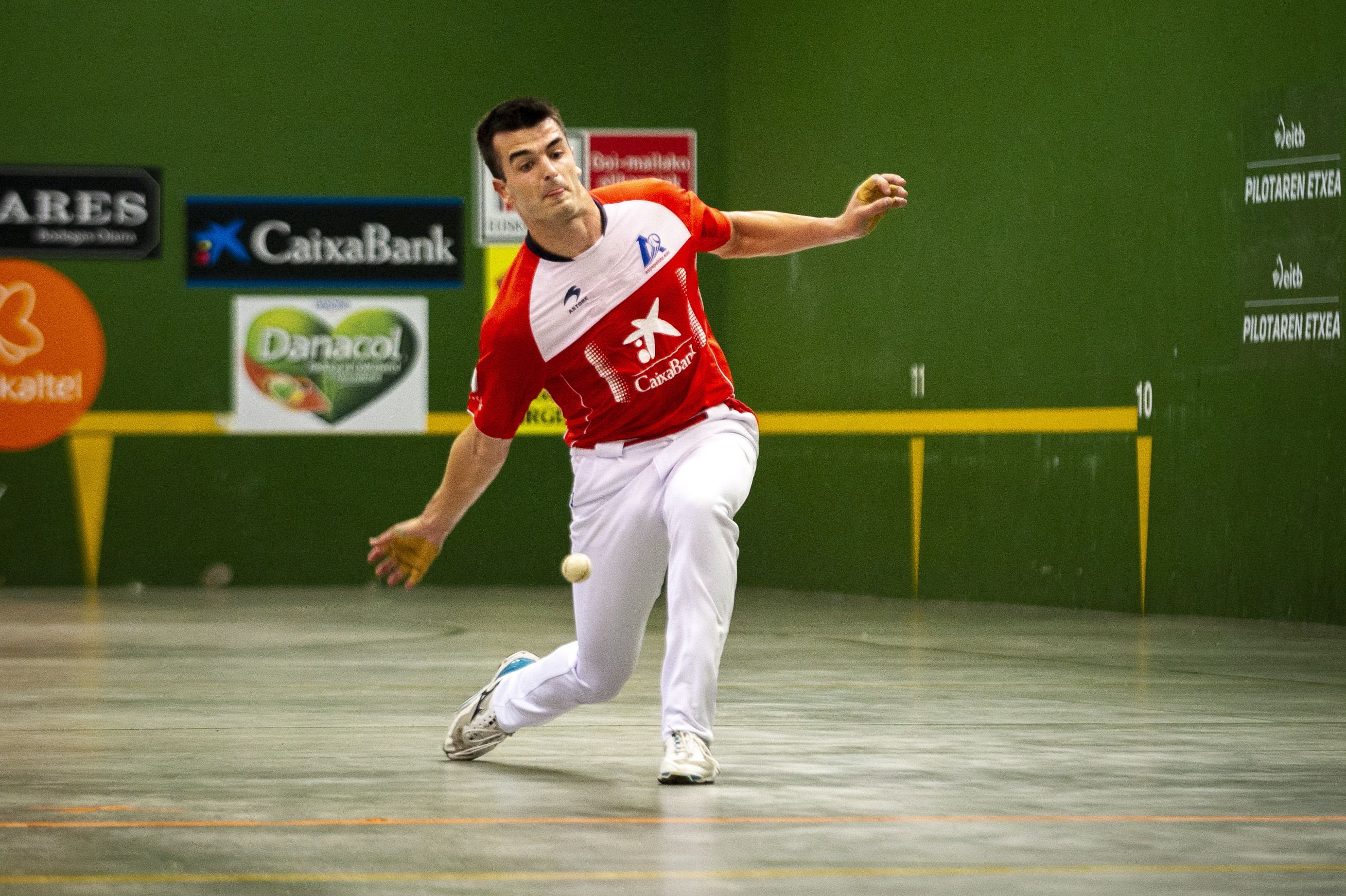 Iñigo Bikuña Caixabank Masterseko partida batean. JAIZKI FONTANEDA / FOKU