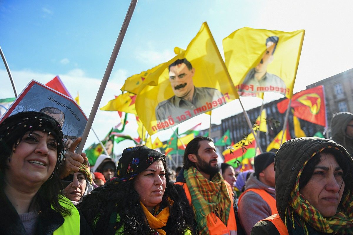 Ocalanen eskubideen aldeko protesta bat, iaz, Alemanian. DAVID HECKER / EFE.
