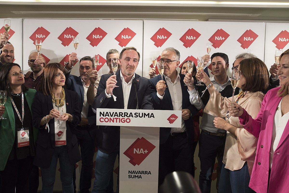 Navarra Sumako kideak, igandean, garaipena ospatzen. IÑIGO URIZ / FOKU. Navarra Sumako kideak, igandean, garaipena ospatzen. IÑIGO URIZ / FOKU.