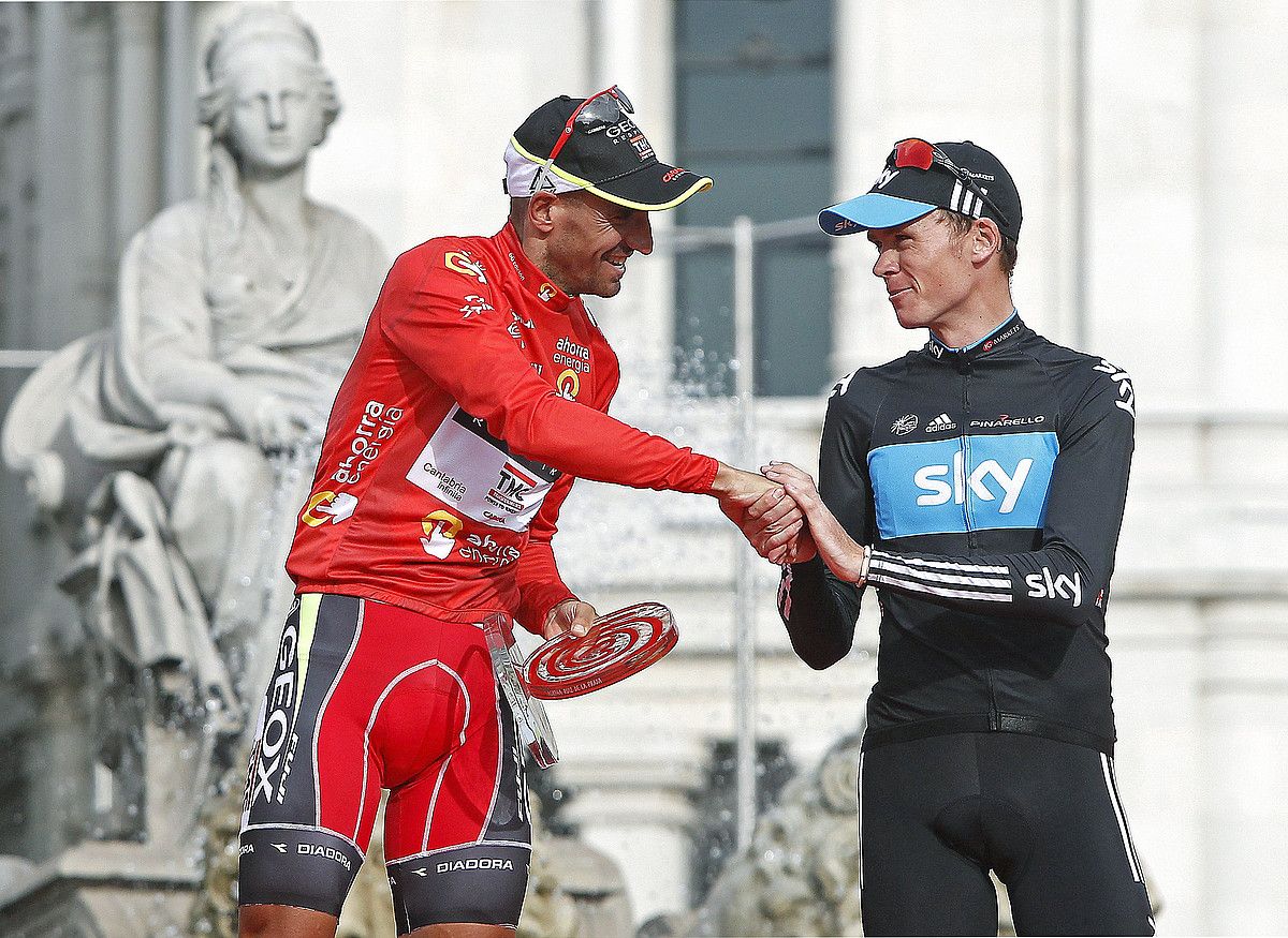 Juanjo Cobo eta Chris Froome, 2011ko Vueltako podiumean. J. MANUEL VIDAL / EFE.