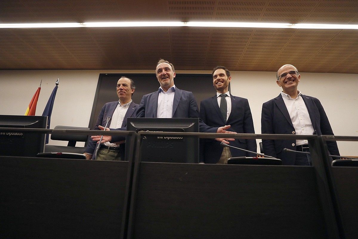 Adanero, Esparza, Sayas eta Catalan, atzo, Espainiako Kongresuan. J. LIZON / EFE.