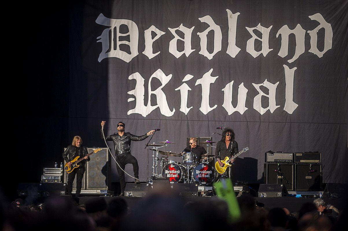 Deadland Ritualen kontzertua; ezker-eskuin, Butler, Perez, Sorum eta Stevens. JAIZKI FONTANEDA / FOKU. Deadland Ritualen kontzertua; ezker-eskuin, Butler, Perez, Sorum eta Stevens. JAIZKI FONTANEDA / FOKU.
