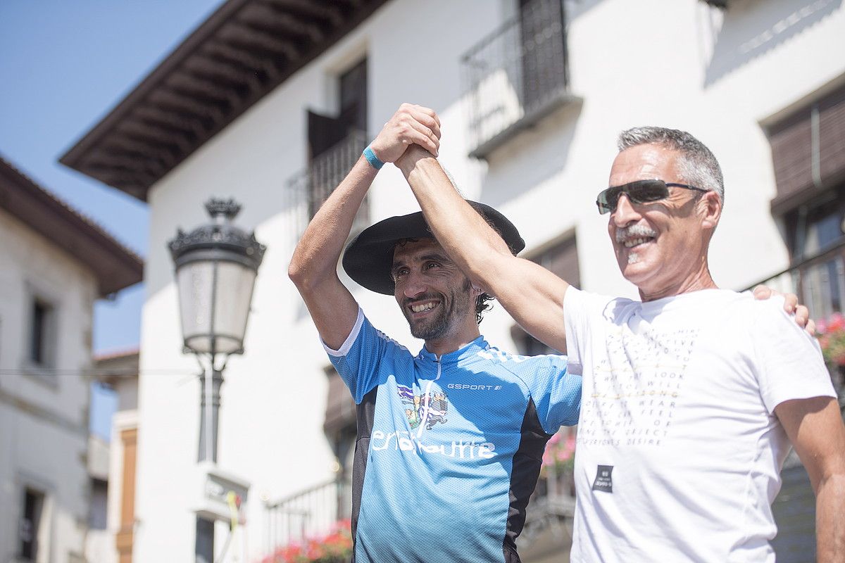 Aritz Egea eta Iñaki Maiora, atzo, erronka amaitutakoan. JUAN CARLOS RUIZ / FOKU.