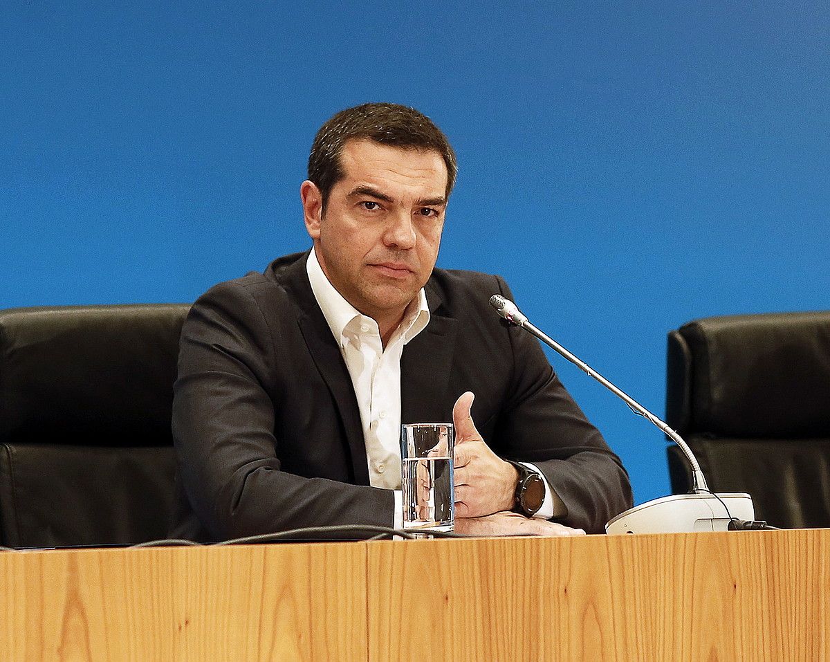 Alexis Tsipras hauteskundeen emaitzen berri izan eta gero, herenegun, Atenasen. KOSTAS TSIRONIS / EFE.