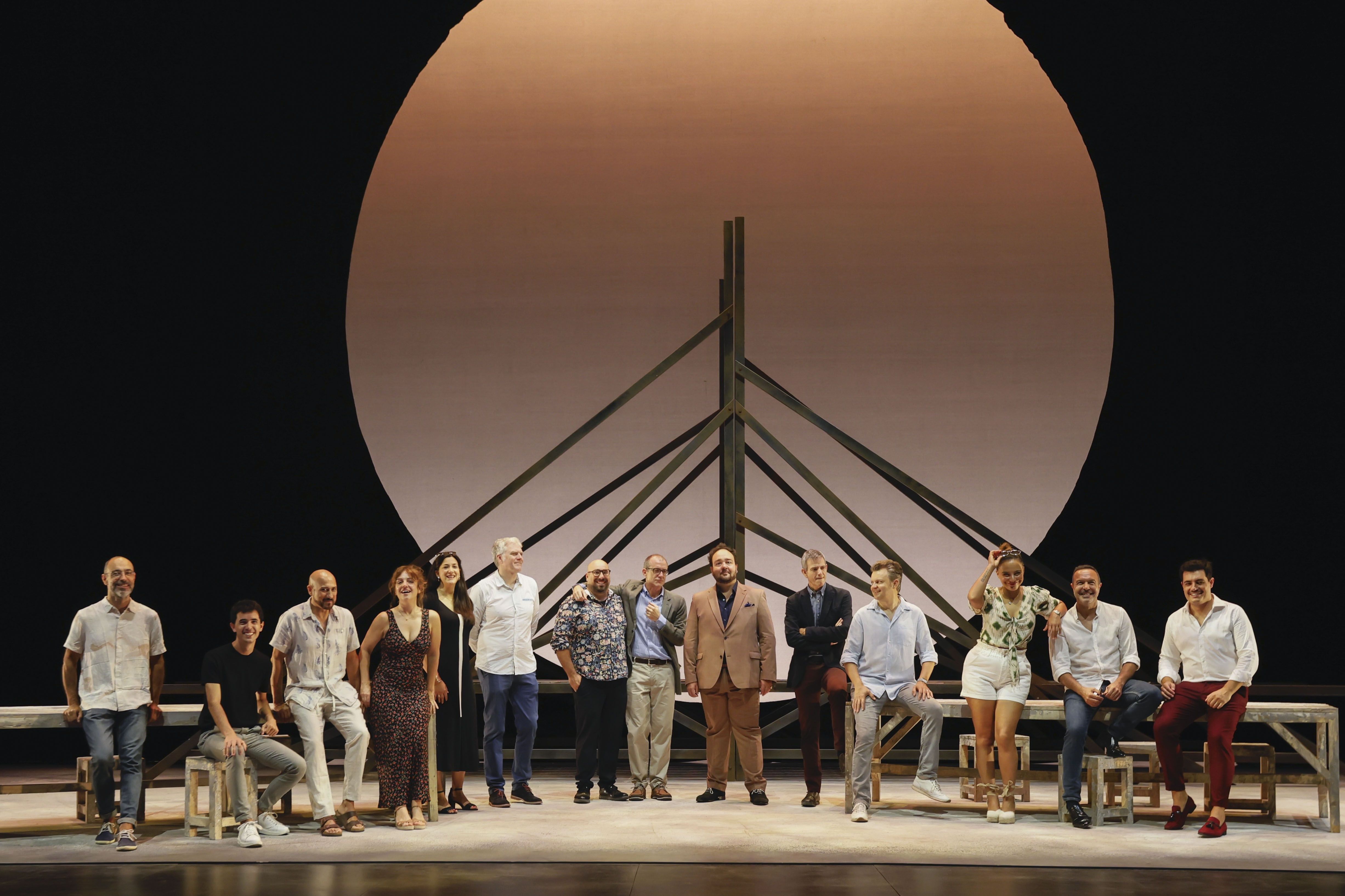 'Carmen' operako abeslariak, gaur, Kursaalean egindako aurkezpenean. JAVI COLMENERO / EFE