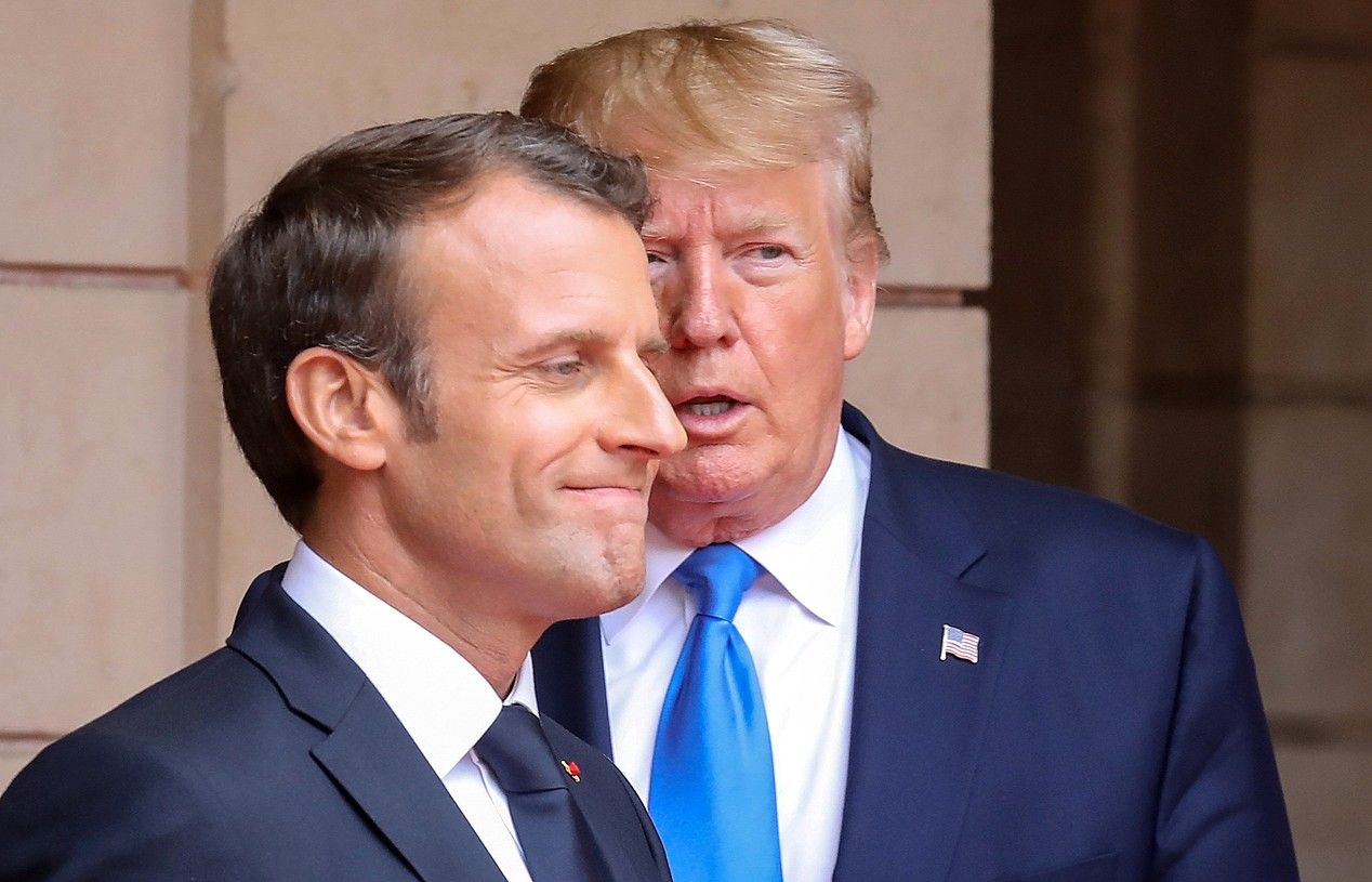 Emmanuel Macron eta Donald Trump, aurtengo ekainean, Normandiako Lehorreratzearen 75. urteurreneko ospakizunetan, Caenen (Frantzia). LUDOVIC MARIN / POOL.