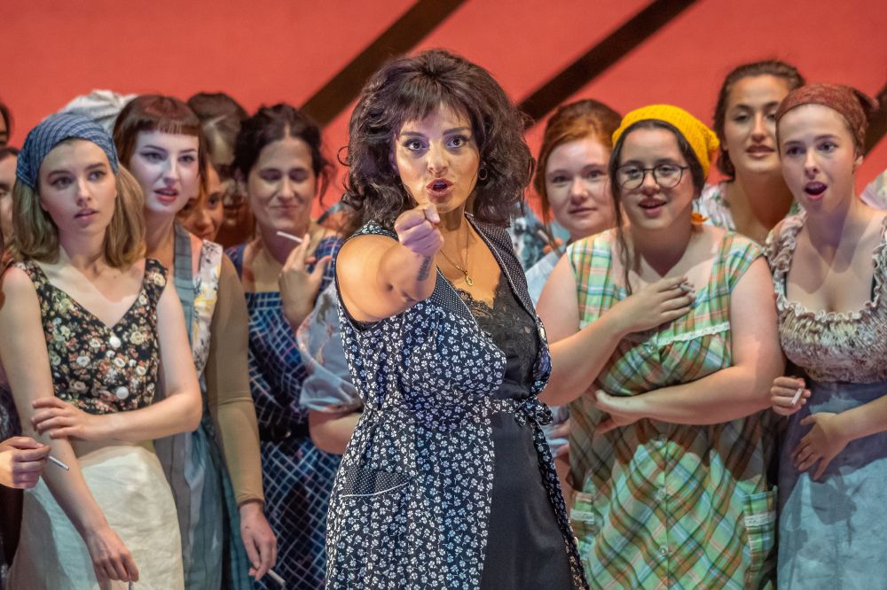 Carmen (Rihab Chaieb) operaren entseguetako batean. ANDONI CANELLADA / FOKU Carmen (Rihab Chaieb) operaren entseguetako batean. ANDONI CANELLADA / FOKU