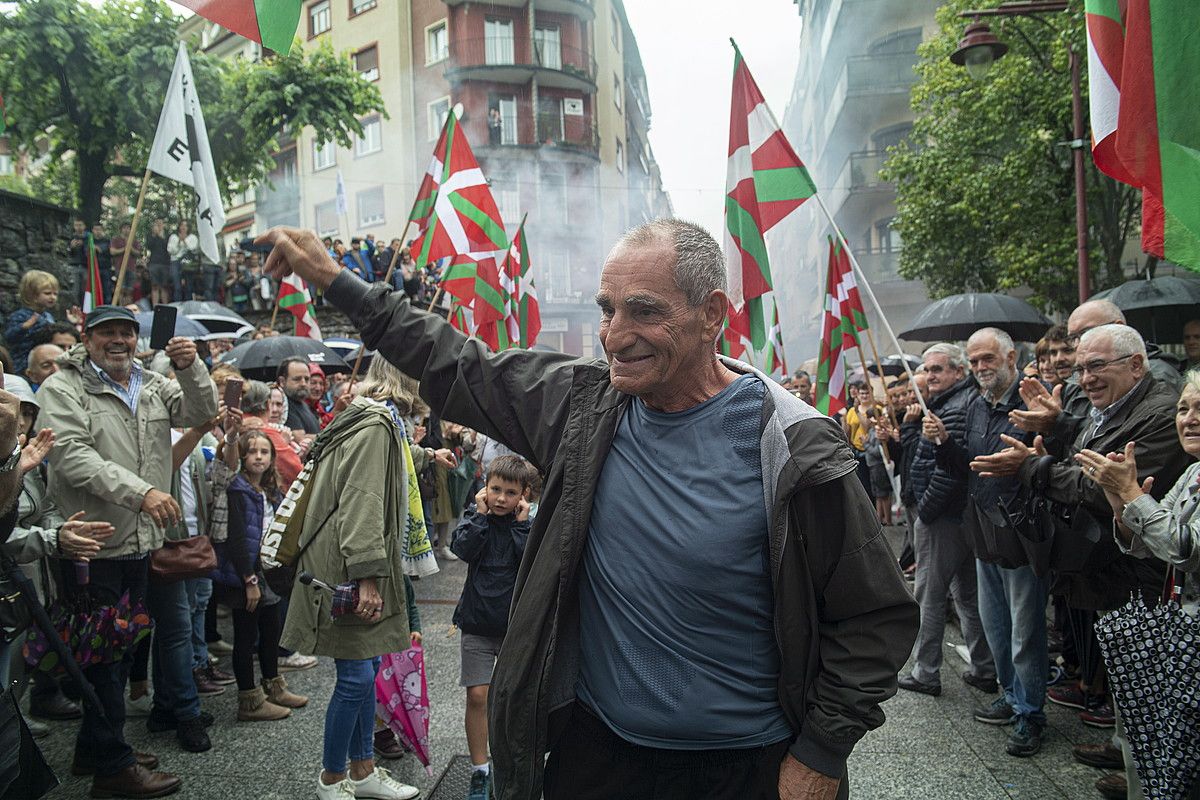 Jose Jabier Zabaleta Baldo preso ohiari Hernanin larunbatean egindako harrera. JON URBE / FOKU.