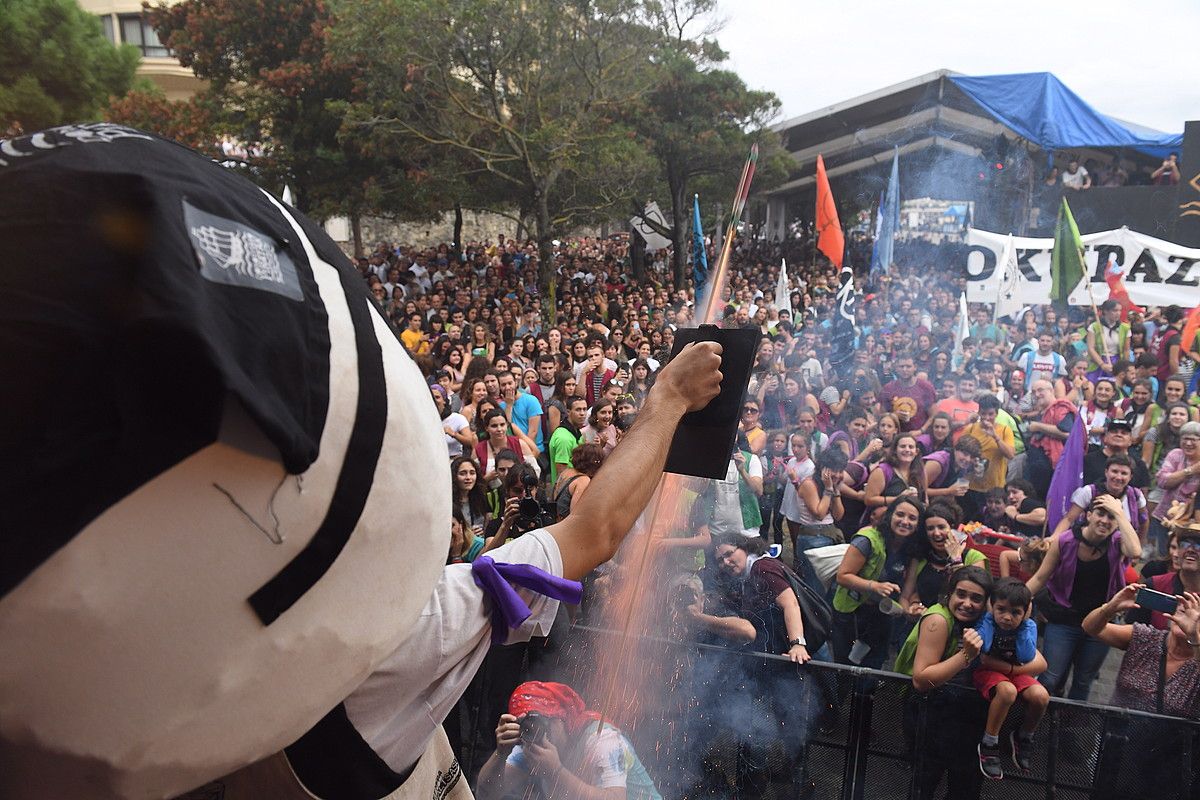 Donostiako Piraten txupinazoan Flamenka jendez beteta. JON URBE / FOKU.