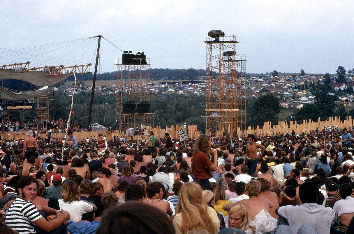 Orain 50 urte hasi zen, gaurko egunez, Woodstockeko jaialdia. Irudian, festibalean izandako kontzertuetako bat. WOODSTOCK WHISPERER.