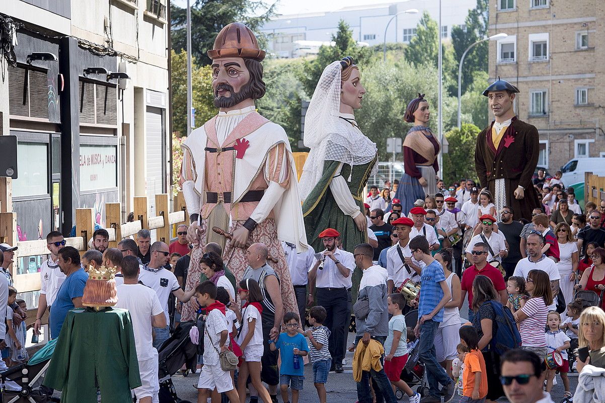 Konpartsa egunero ateratzen da, eta bihar, 50. urteurrena betetzeko, agur saio berezia egingo dute. IÑIGO URIZ / FOKU.