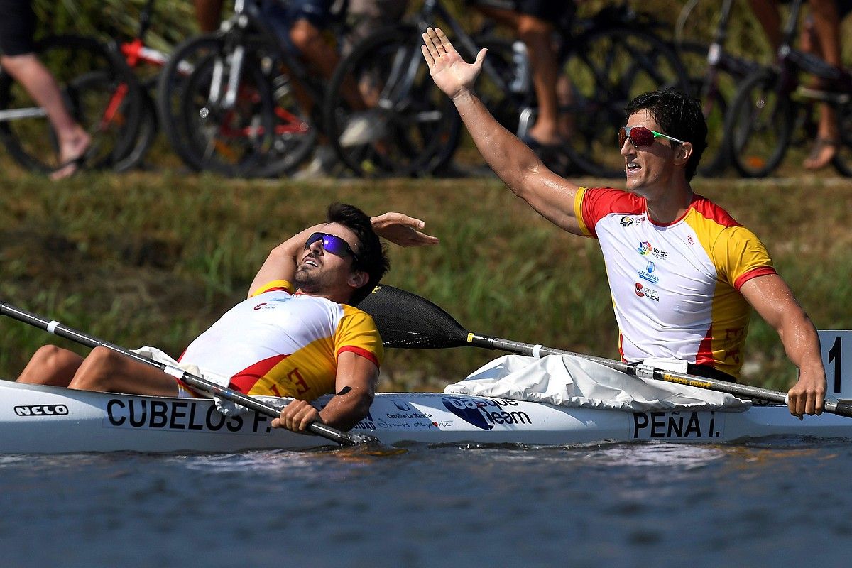 Paco Cubelos eta Iñigo Peña iaz, Portugalen, K2 500 metrokoan munduko txapeldunorde izan berritan. TAMAS KOVACS / EFE.