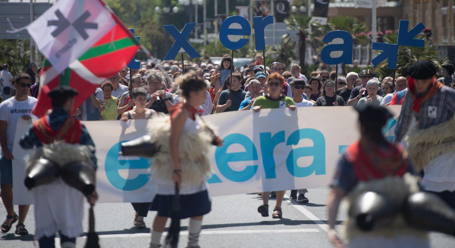 Sare Herritarraren manifestazioa, Donostiako Aste Nagusian. JAGOBA MANTEROLA / FOKU