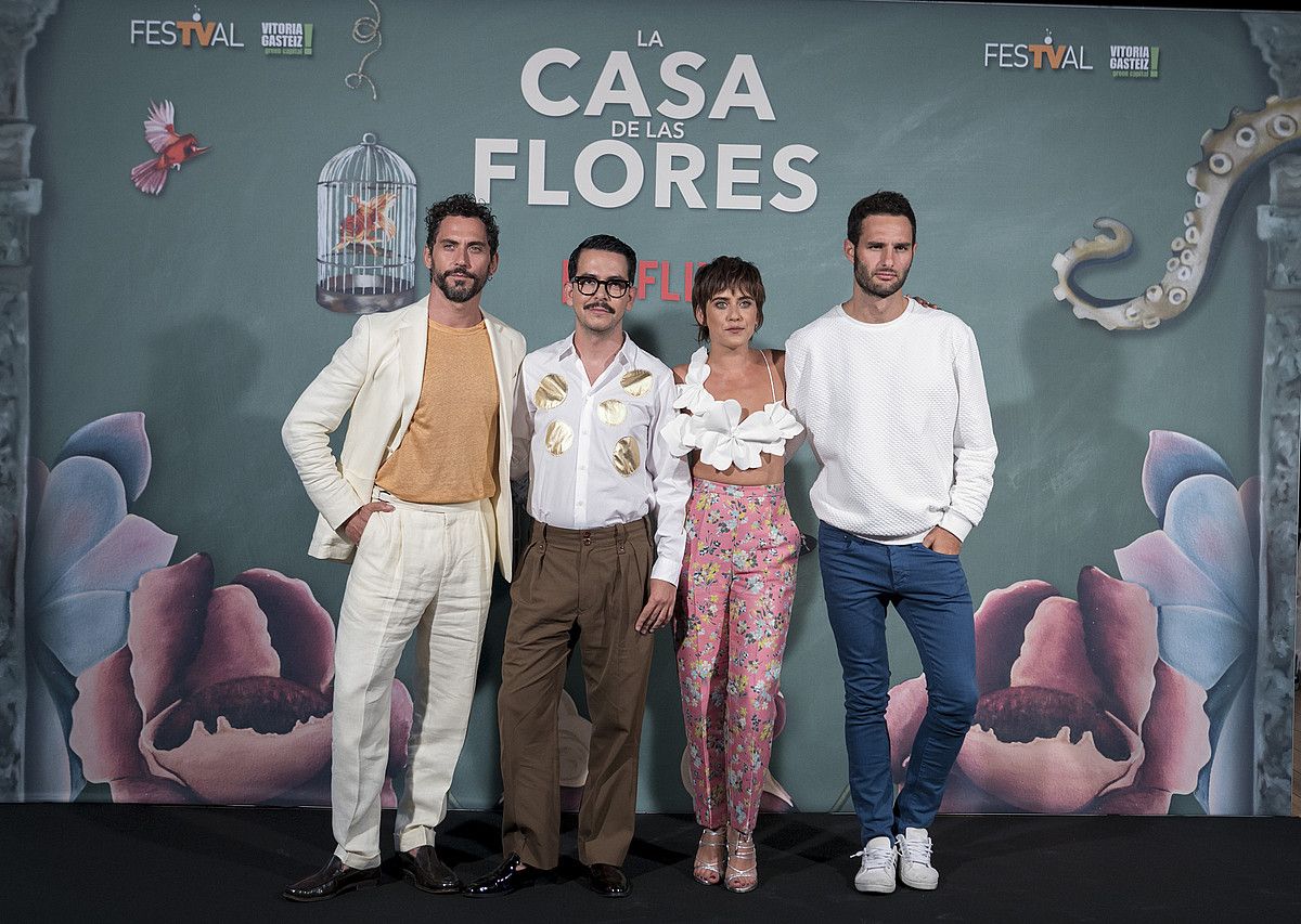 La casa de las flores telesaileko aktoreak eta arduradunak, atzo, Gasteizen. FESTVAL. La casa de las flores telesaileko aktoreak eta arduradunak, atzo, Gasteizen. FESTVAL.