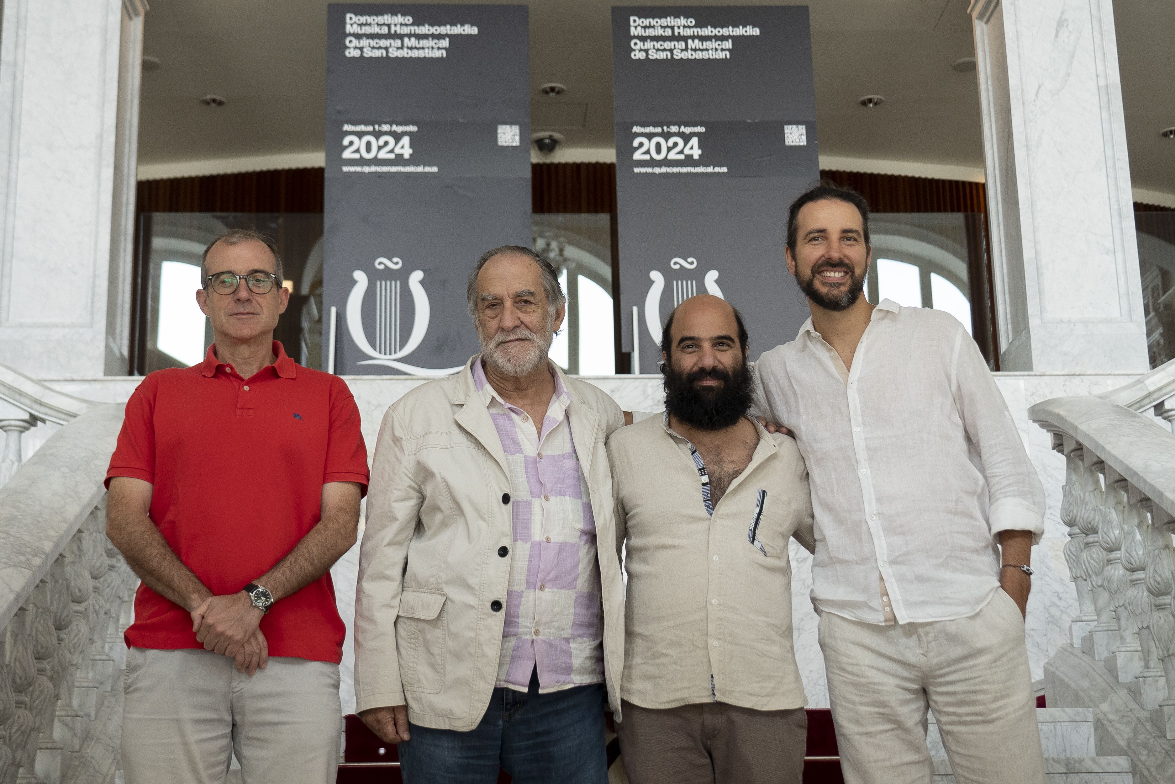 Patrick Alfaya, Ramon Barea, Kiya Tabassian eta Vojtere Semerad 'Krystof Haranten odisea' emanaldiaren aurkezpenean, gaur, Viktoria Eugenia antzokian. IÑIGO URIZ / FOKU