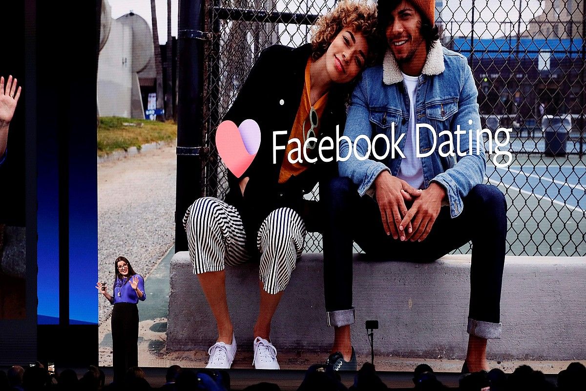 Fidji Simona Facebooken aplikazioen zuzendaria Dating aurkezten, apirilean, San Josen. JOHN G. MABANGLO / EFE.