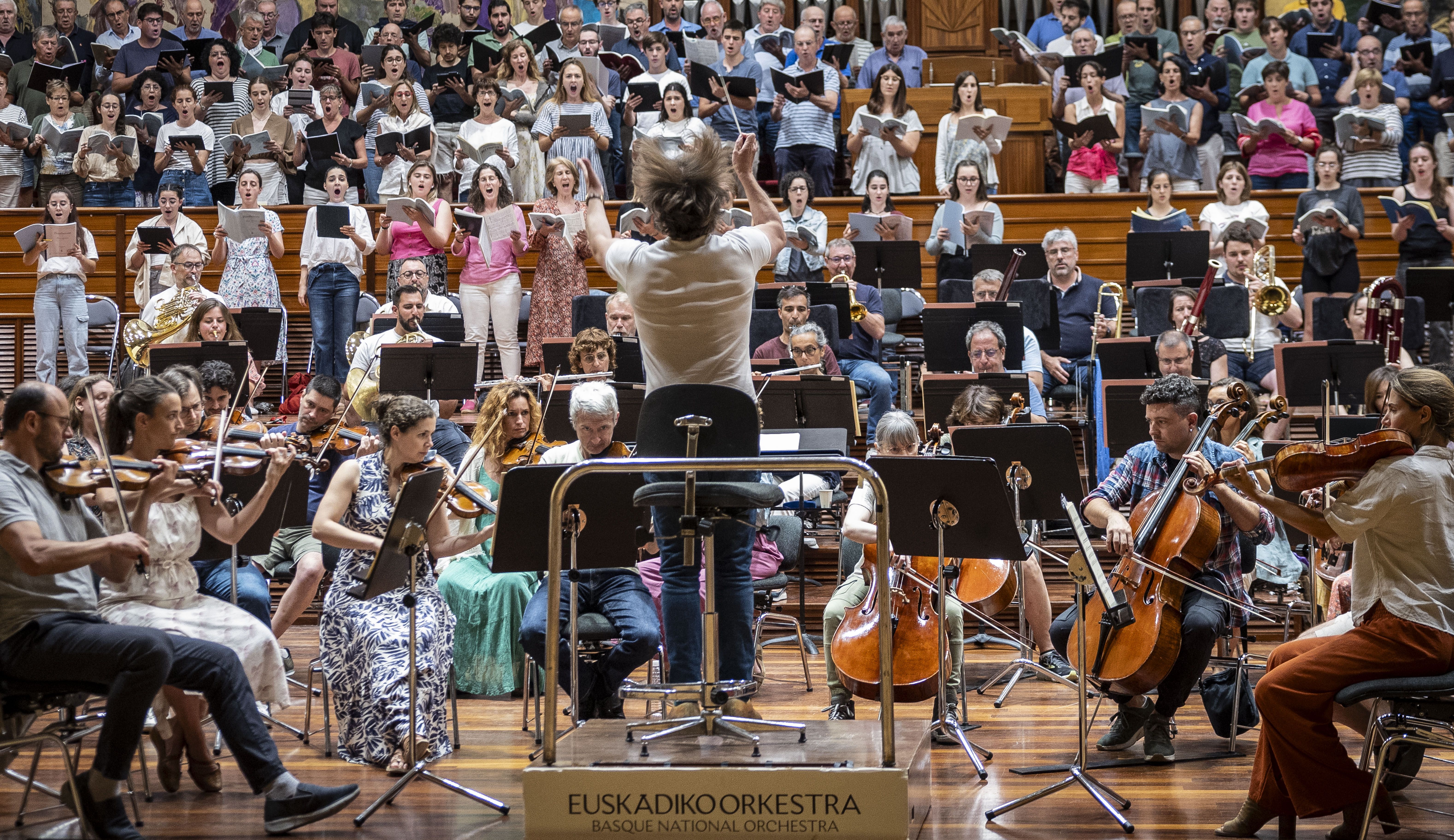 'Missa Solemnis' emanaldiaren entsegua, atzo, Donostiako Kursaalean. JAVIER ETXEZARRETA / EFE