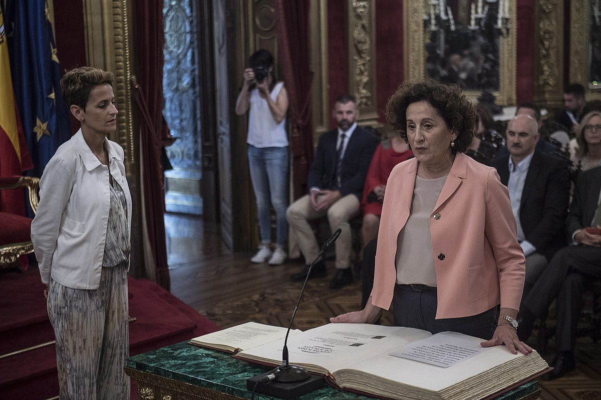 Mari Carmen Maeztu, kargu hartze ekitaldian. JAGOBA MANTEROLA / FOKU. Mari Carmen Maeztu, kargu hartze ekitaldian. JAGOBA MANTEROLA / FOKU.