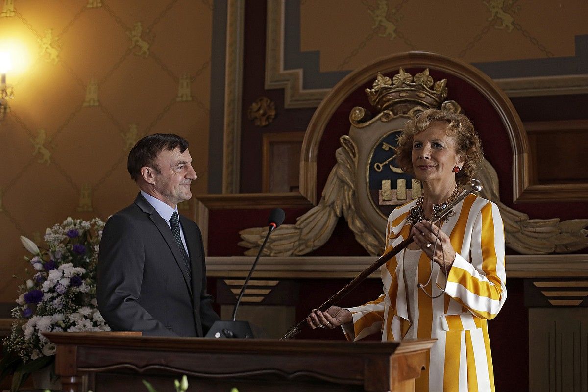 Ramon Agirre eta Elena Irureta aktoreak filmeko eszena batean. DONOSTIAKO ZINEMALDIA. Ramon Agirre eta Elena Irureta aktoreak filmeko eszena batean. DONOSTIAKO ZINEMALDIA.