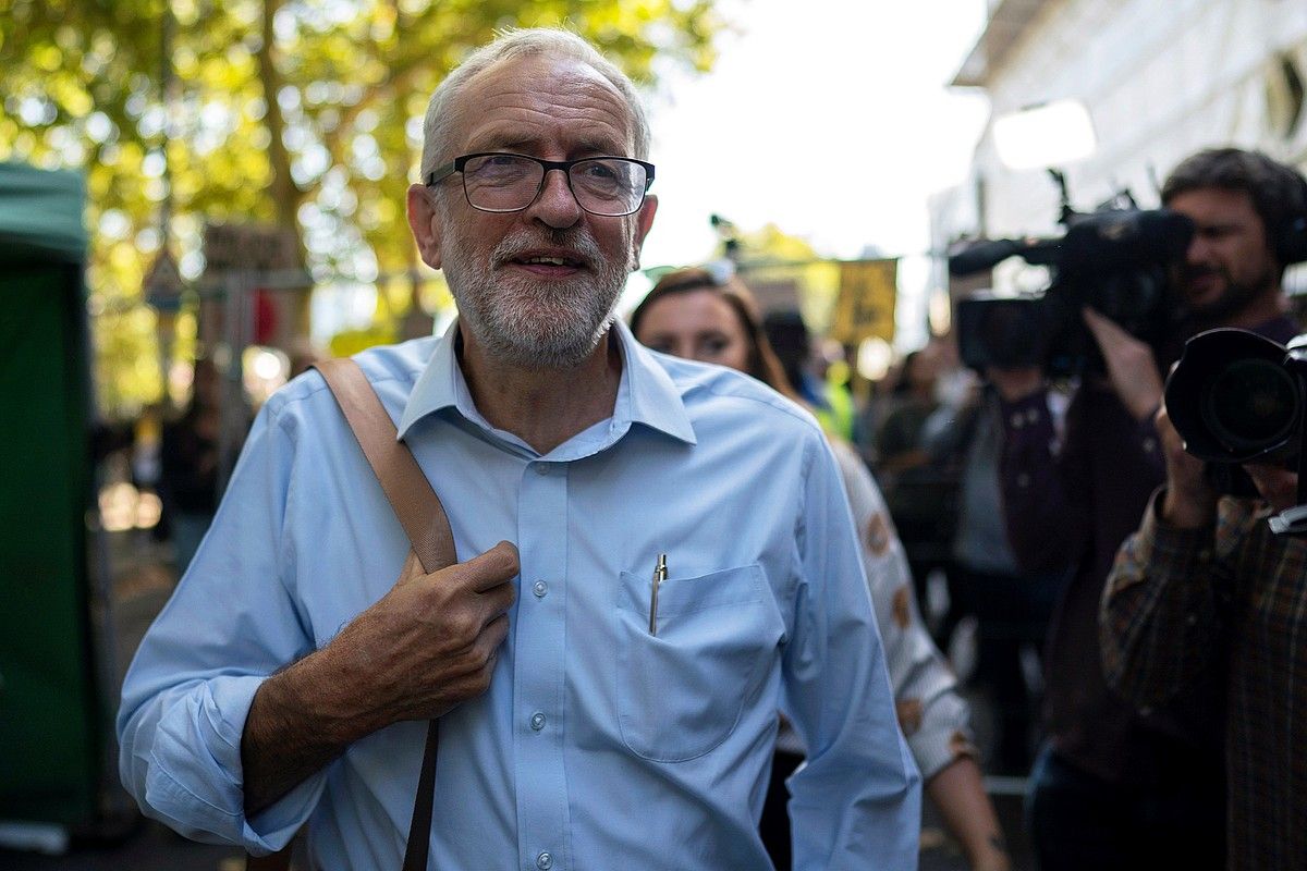 Jeremy Corbyn laboristen buruzagia, herenegun, klima larrialdiaren kontrako protesta batean, Londresen. WILL OLIVER / EFE.