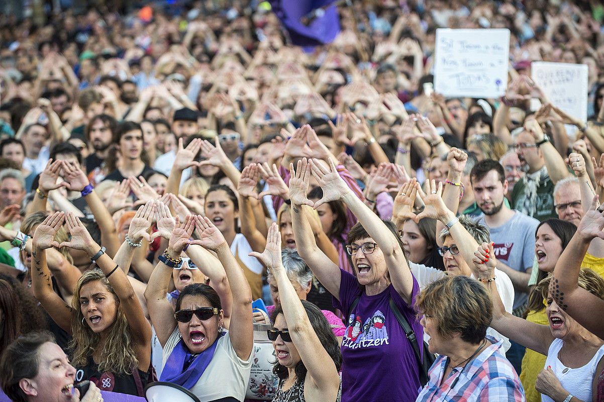 Taldean egindako sexu eraso bat salatzeko protesta, iragan abuztuan, Bilbon. MARISOL RAMIREZ / FOKU.