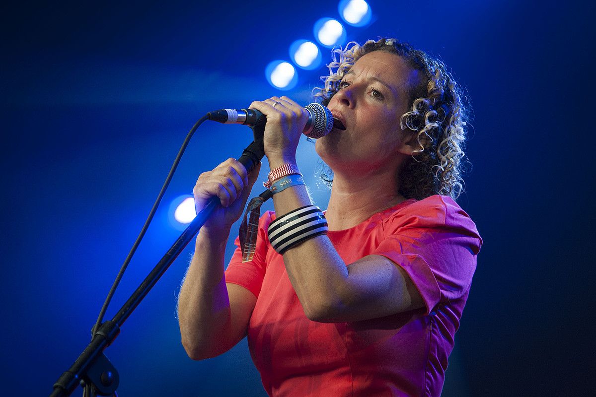Kate Rusby folk kantariak itxiko du egitaraua, ekainaren 7an. BRYAN LEDGARD. Kate Rusby folk kantariak itxiko du egitaraua, ekainaren 7an. BRYAN LEDGARD.