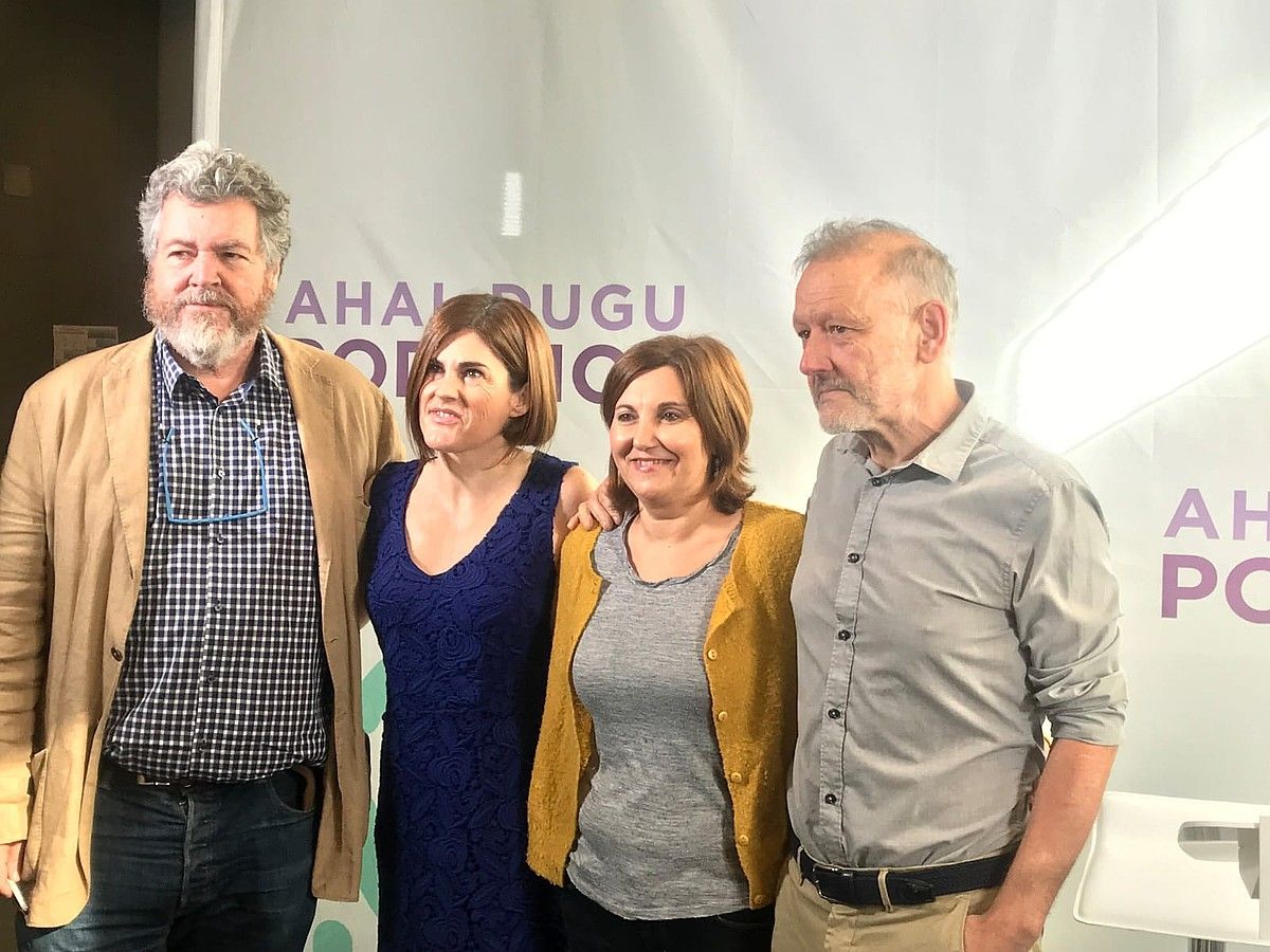 Juantxo Lopez de Uralde, Miren Gorrotxategi, Pilar Garrido eta Roberto Uriarte, atzo, Bilbon. BERRIA.