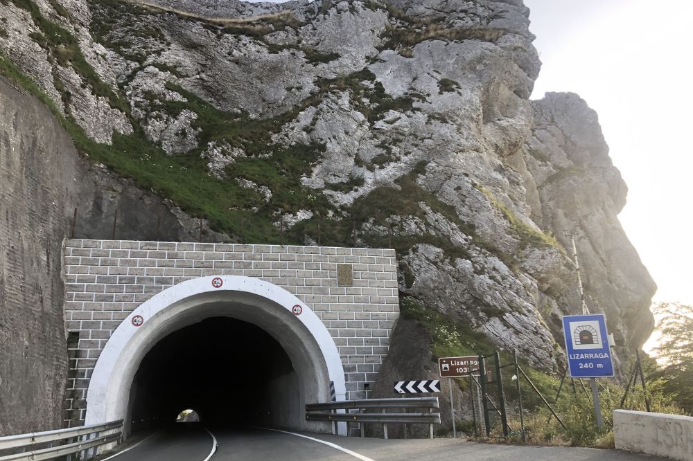 Lizarragako tunelaren iparraldeko ahoa. Lizarragako tunelaren iparraldeko ahoa.