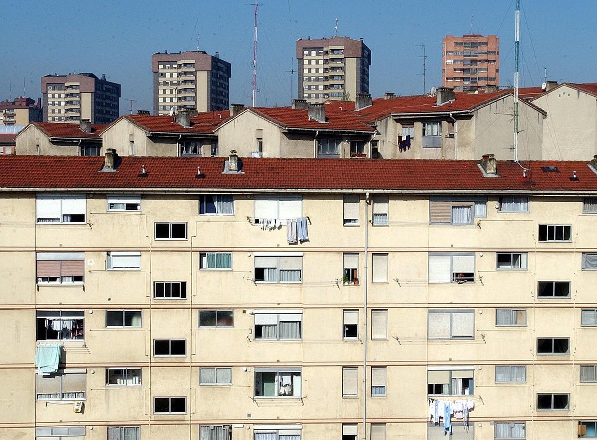 Irudian, Bilboko Otxarkoaga auzoko etxebizitzak. MARISOL RAMIREZ / FOKU.