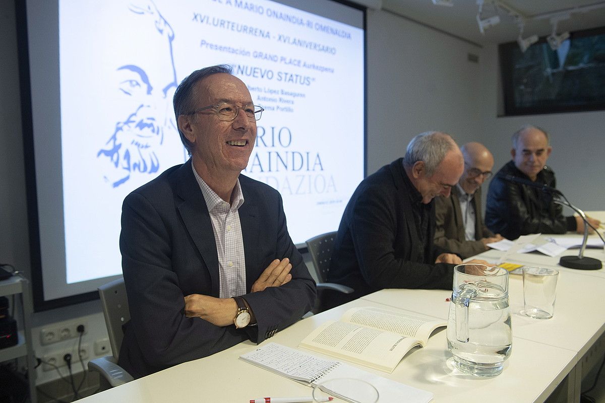 Alberto Lopez Basaguren, Antonio Rivera, Txema Portillo eta Felipe Juaristi, atzo, Zarautzen. JON URBE / FOKU. Alberto Lopez Basaguren, Antonio Rivera, Txema Portillo eta Felipe Juaristi, atzo, Zarautzen. JON URBE / FOKU.