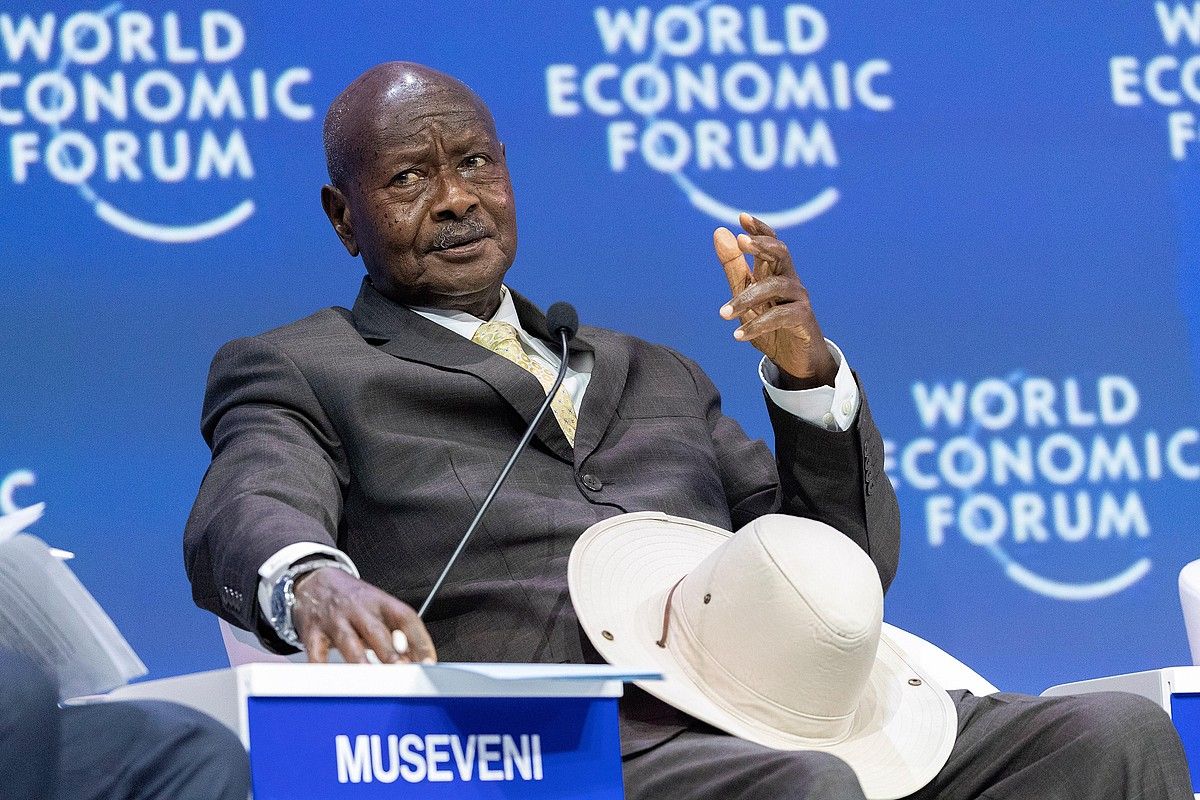 Yoweri Museveni Ugandako presidentea, artxiboko irudi batean. NIC BOTHMA / EFE.