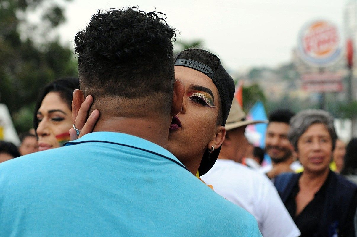 Hondurasko LGTBI kolektiboaren manifestazioa, aurtengo maiatzean, Tegucigalpan. HUMBERTO ESPINOZA /EFE.